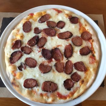 Domenica - Pizza com linguiça artesanal. - Pizza Near Me - Rio de Janeiro, RJ