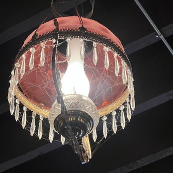 Meridian Cafe - Overhead light fixture covered in cobwebs - Breakfast & Brunch Near Me - Puyallup, Washington Meridian Cafe - Overhead light fixture covered in cobwebs - Breakfast & Brunch Near Me - Puyallup, Washington