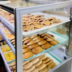 Dyckman Bakery - Guava & cheese triangle pastries