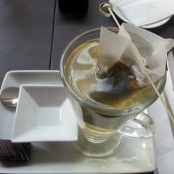 Astor Cafe & Deli - Te Verde en una simpatica bolsita.
