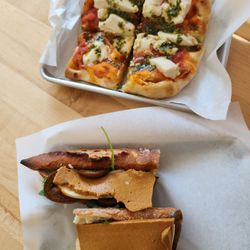 Vromage - Pizza and sandwich