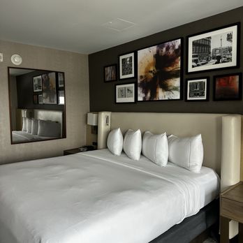 Hilton Norfolk The Main - Hotels Near Me - Norfolk, Virginia Hilton Norfolk The Main - Hotels Near Me - Norfolk, Virginia