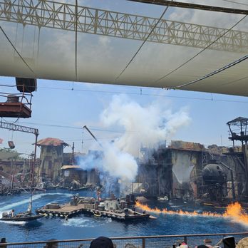 Universal Studios Hollywood - WaterWorld show - Amusement Parks Near Me - Universal City, California