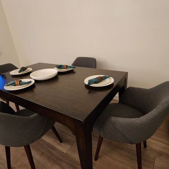 Franciscan Inn & Suites - A dining table, can you imagine? - Hotels Near Me - Santa Barbara, California Franciscan Inn & Suites - A dining table, can you imagine? - Hotels Near Me - Santa Barbara, California