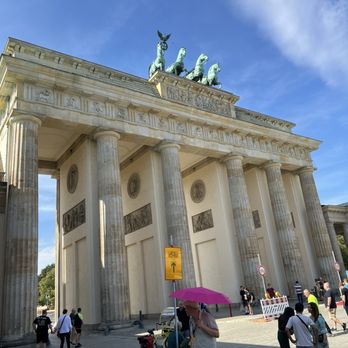 Brandenburger Tor - Landmarks & Historical Buildings Near Me - Berlin, BE