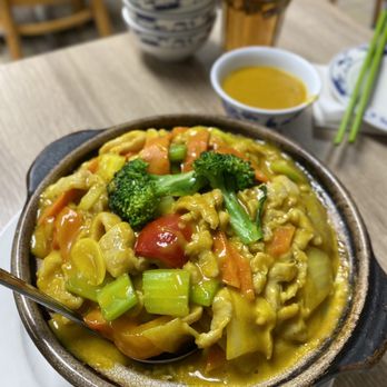 Nature Pagoda - H11. Curry Chicken clay pot - Cantonese Near Me - San Gabriel, California Nature Pagoda - H11. Curry Chicken clay pot - Cantonese Near Me - San Gabriel, California