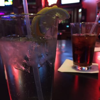 Chumly's On Main - Dive Bars Near Me - Waconia, Minnesota Chumly's On Main - Dive Bars Near Me - Waconia, Minnesota