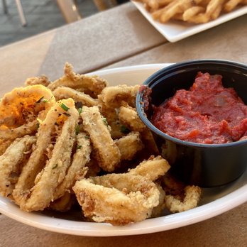 Fiorentino's - Calamari was perfectly fried! Sauce was OK - Italian Near Me - Lititz, Pennsylvania Fiorentino's - Calamari was perfectly fried! Sauce was OK - Italian Near Me - Lititz, Pennsylvania