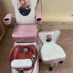 TT Nails - Kid chair