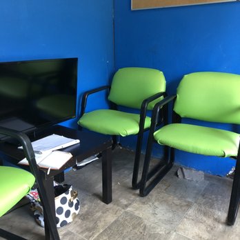 InsideOut Detailing Crew - Seating with TV and magazines - Auto Detailing Near Me - Mount Juliet, Tennessee InsideOut Detailing Crew - Seating with TV and magazines - Auto Detailing Near Me - Mount Juliet, Tennessee
