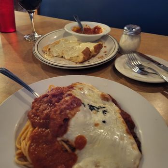 Roma Italian Restaurant - Veal parmigiana, garlic cheese bread, red wine - Italian Near Me - Athens, Texas Roma Italian Restaurant - Veal parmigiana, garlic cheese bread, red wine - Italian Near Me - Athens, Texas