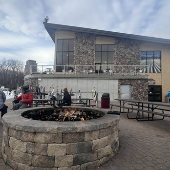 Cascade Mountain - Lodge - Ski Resorts Near Me - Portage, Wisconsin