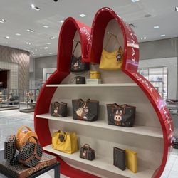 Neiman Marcus - Moynat POP UP in BH