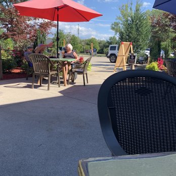 Saugatuck Brewing Co - Patio area - Brewpubs Near Me - Douglas, Michigan Saugatuck Brewing Co - Patio area - Brewpubs Near Me - Douglas, Michigan