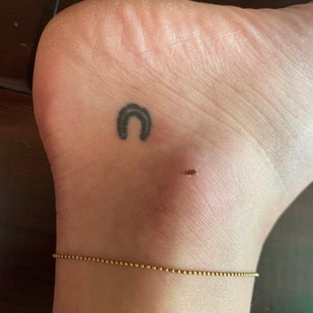 Traditional Tattoo - Horseshoe tattoo - Piercing Near Me - San Luis Obispo, California
