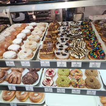 Randy's Donuts - The case - Donuts Near Me - Phoenix, Arizona