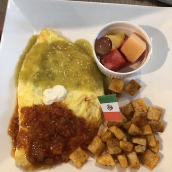 Cielito Cafe - La Bandera omelette - Breakfast & Brunch Near Me - Houston, Texas