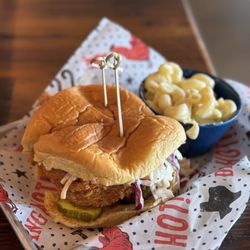 Tumble 22 - Ig: @whatsviveating  | tupelo hot honey and mac n cheese