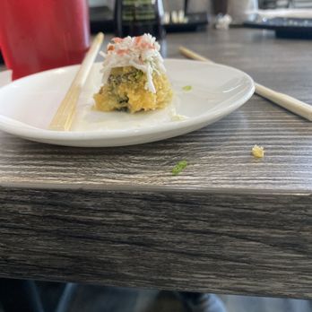 Itzavy Sushi - Btw this is not thể roll but it's still pretty good . - Sushi Bars Near Me - Reno, Nevada