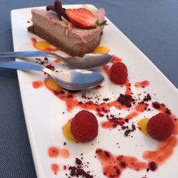 Mercearia 355 - Raw vegan cheesecake - good one!