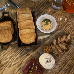 Biscuits and buratta Biscuits and buratta
