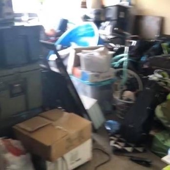 Lightyear Moving - They obviously ran out of boxes. And unloaded everything to the garage. - Movers Near Me - El Paso, Texas