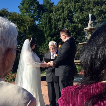 Memphis Botanic Garden - My brother and his new bride - Botanical Gardens Near Me - Memphis, Tennessee