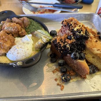 HunnyMilk - Popcorn chicken and grits and french toast - Breakfast & Brunch Near Me - Portland, Oregon HunnyMilk - Popcorn chicken and grits and french toast - Breakfast & Brunch Near Me - Portland, Oregon
