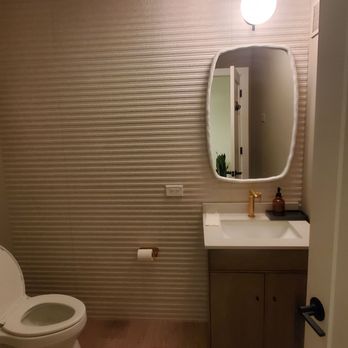4 Paws Imaging Centers - Bathroom - Veterinarians Near Me - Chicago, Illinois