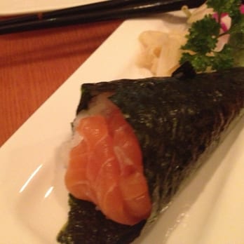 Genki Ya - Salmon handroll - Sushi Bars Near Me - Brookline, Massachusetts