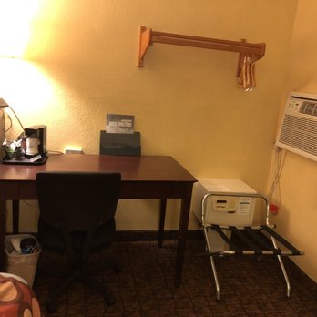 Super 8 by Wyndham - Hotels Near Me - California, Maryland