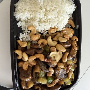 Hong Kong Station 2 - Cashew Chicken - Chinese Near Me - Denver, Colorado Hong Kong Station 2 - Cashew Chicken - Chinese Near Me - Denver, Colorado