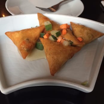 Am Thai Bistro - samoza triangles - Thai Near Me - Brooklyn, New York