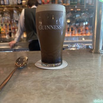 Glenlo Abbey Hotel - Guinness at the Palmer Bar. - Hotels Near Me - Bushy Park, G