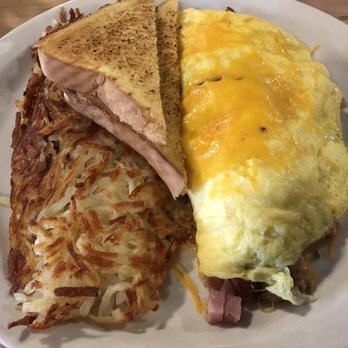 Alfred's Cafe - Meat Lovers Omelette - American Near Me - Tacoma, Washington