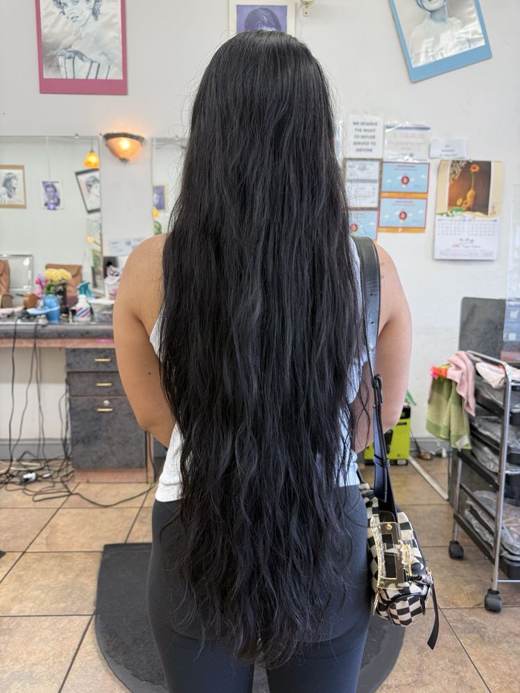 NB Hair & Nails Logo