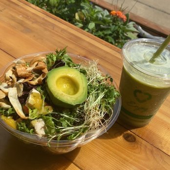 Harvest - Green Goodess Smoothie and Baja Chicken salad - American Near Me - Virginia Beach, Virginia