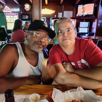 Inn Between - Pubs Near Me - Granite City, Illinois