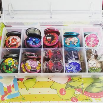 Auxiliary Buttons - Pins/sparkle effect - Customized Merchandise Near Me - Fresno, California Auxiliary Buttons - Pins/sparkle effect - Customized Merchandise Near Me - Fresno, California