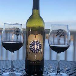 Mattapony Reserve - All-natural wines made with 100% Virginia grown grapes. Our wines do not contain additives, sulfites or preservatives.