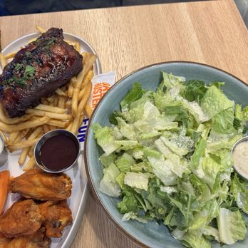 Dave & Buster's Reno - Smokehouse BBQ Ribs & Wings, fantastic! - Arcades Near Me - Reno, Nevada