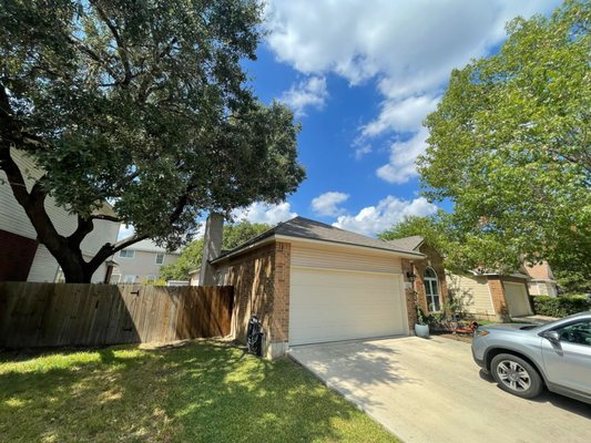 Prestige Roofing & Repair Logo