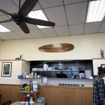 Hawaiian Style Cafe - Kitchen and Counter - Hawaiian Near Me - Kamuela, Hawaii