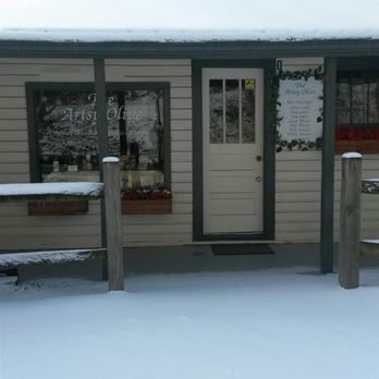 The Artsy Olive - Snow flurries at THE ARTSY OLIVE, Gatlinburg, TN. - Arts & Crafts Near Me - Gatlinburg, Tennessee The Artsy Olive - Snow flurries at THE ARTSY OLIVE, Gatlinburg, TN. - Arts & Crafts Near Me - Gatlinburg, Tennessee