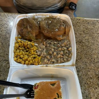 Mikki's Soul Food Cafe - Smothered ham hocks, corn, black eyed peas, jalapeño cornbread. - Soul Food Near Me - Houston, Texas Mikki's Soul Food Cafe - Smothered ham hocks, corn, black eyed peas, jalapeño cornbread. - Soul Food Near Me - Houston, Texas