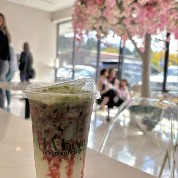 LA bean - Matcha Strawberry Latte - Vietnamese Near Me - Bellevue, Washington LA bean - Matcha Strawberry Latte - Vietnamese Near Me - Bellevue, Washington