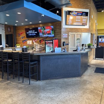 Wing Supreme - Clean Interior - Chicken Wings Near Me - Tulsa, Oklahoma
