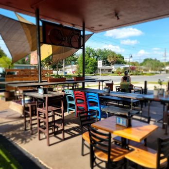 The Deli Llama - Outdoor seating - Sandwiches Near Me - Mount Dora, Florida