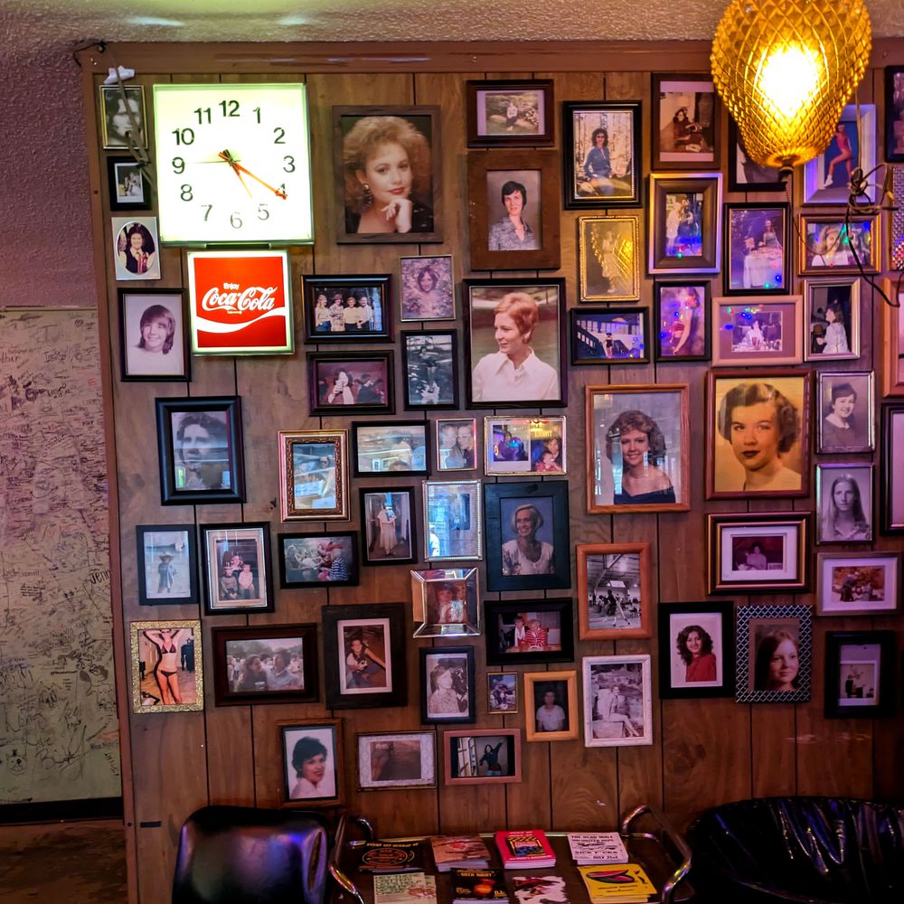 Mom's Basement - Bars Near Me - Birmingham, Alabama