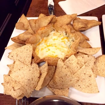 The Waltzing Weasel - Spinach & artichoke dip - Pubs Near Me - London, Ontario The Waltzing Weasel - Spinach & artichoke dip - Pubs Near Me - London, Ontario